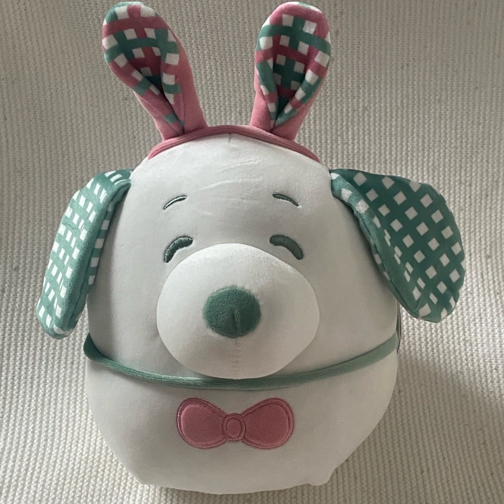 Peanuts snoopy Easter Squishmallow